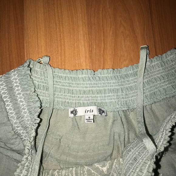 Off Shoulder Blouse - Picture 3 of 3